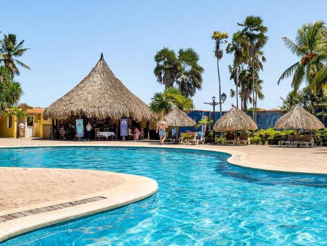 Hesperia Playa El Agua