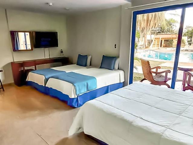 Hesperia Playa El Agua