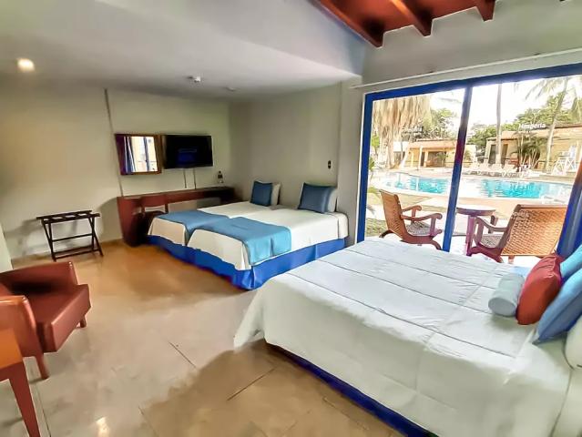 Hesperia Playa El Agua