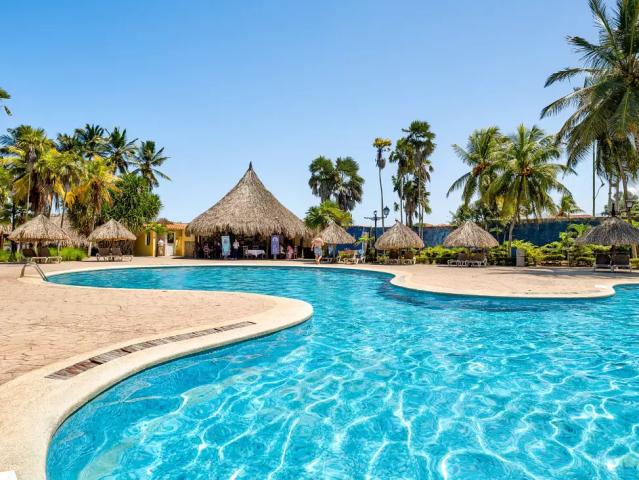 Hesperia Playa El Agua