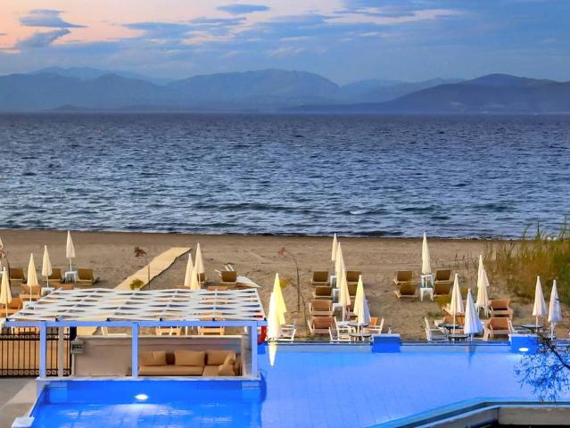 Cavomarina Beach