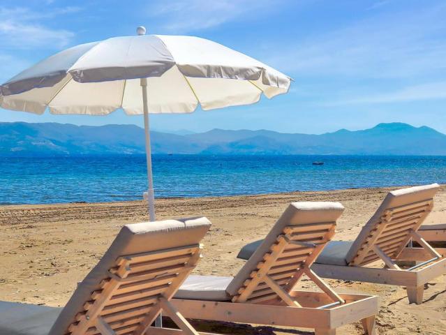 Cavomarina Beach