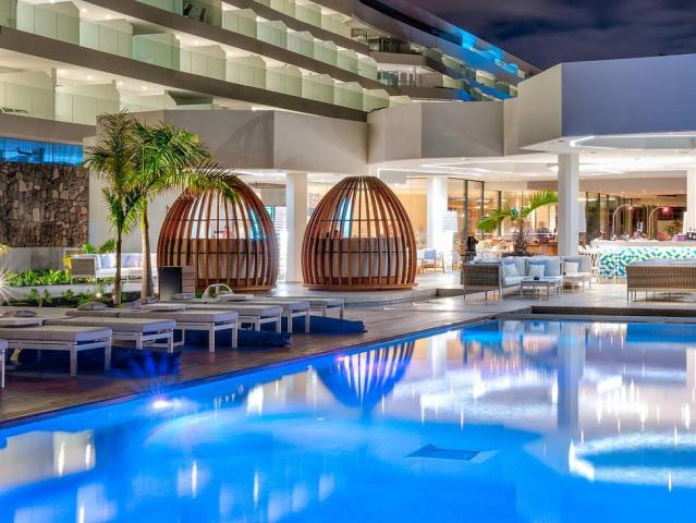 Royal Hideaway Corales Suites