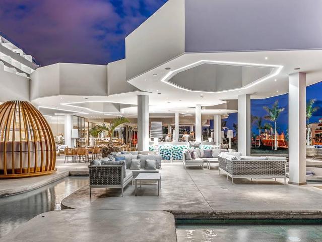 Royal Hideaway Corales Suites