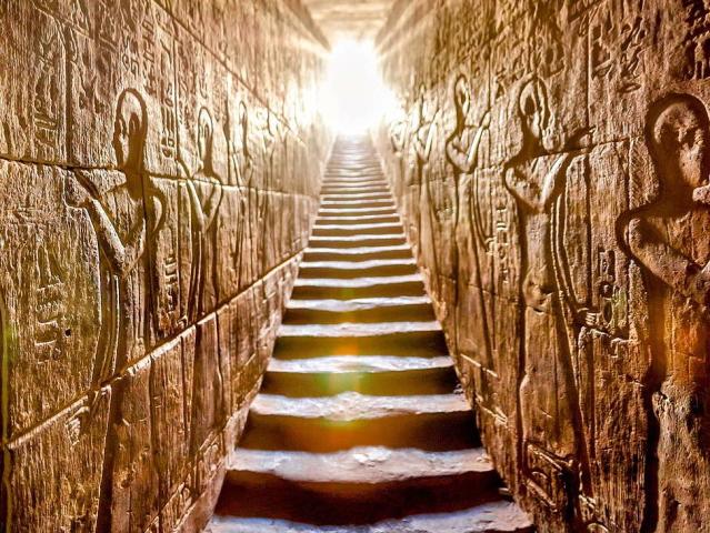 Egypt - síla jihu Light