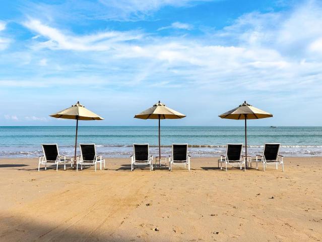 Kantary Beach