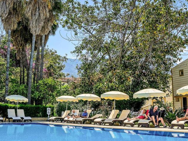 Riverside Garden Resort