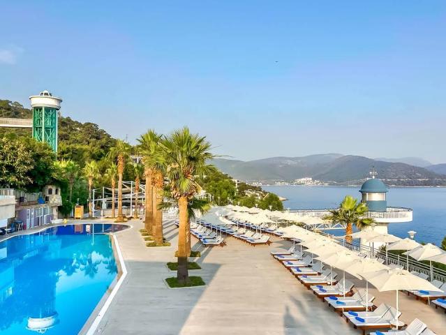 Blue Dreams Resort