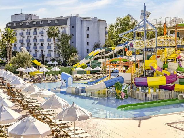 Club Aqua Plaza