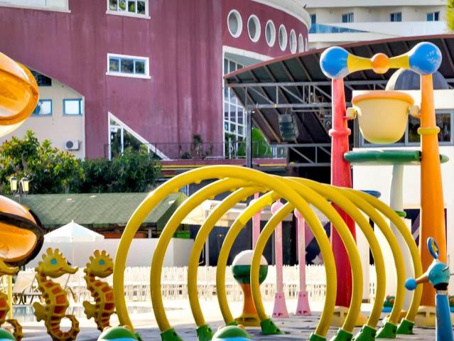 Club Aqua Plaza