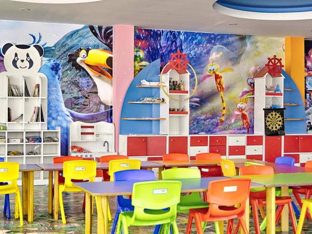 Club Aqua Plaza