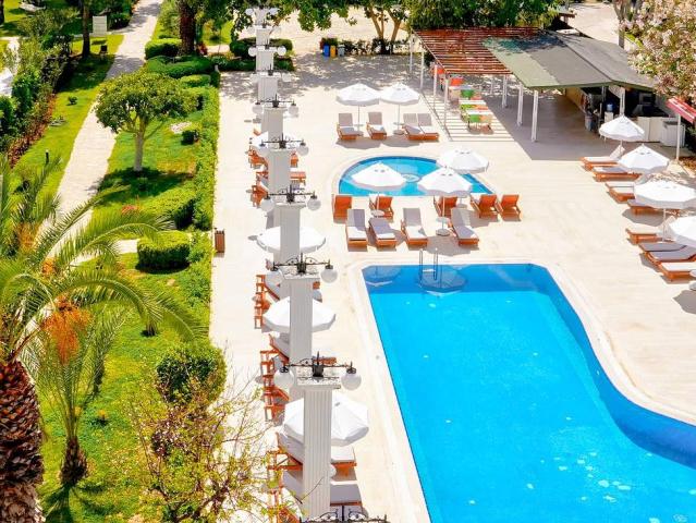 Club Aqua Plaza
