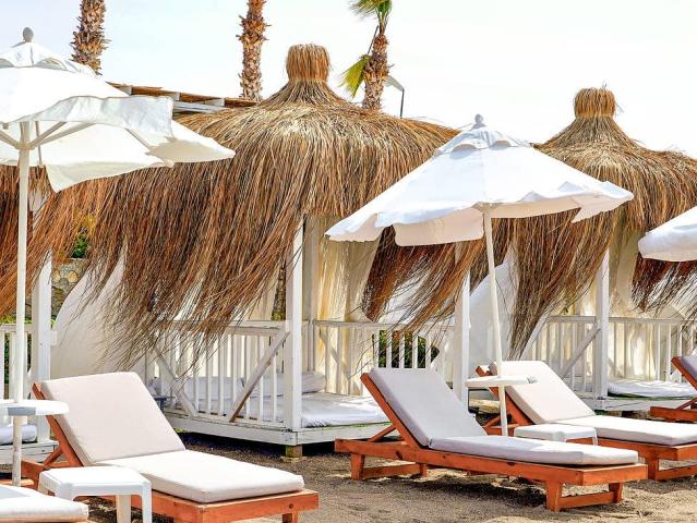 Club Aqua Plaza