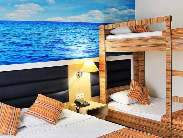 Club Aqua Plaza