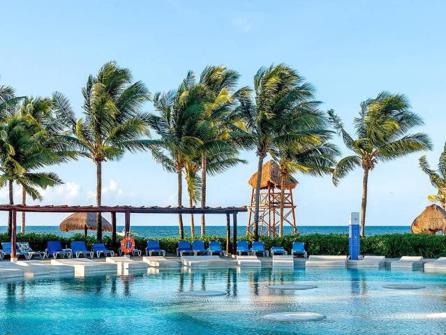 BlueBay Grand Esmeralda