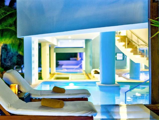 BlueBay Grand Esmeralda