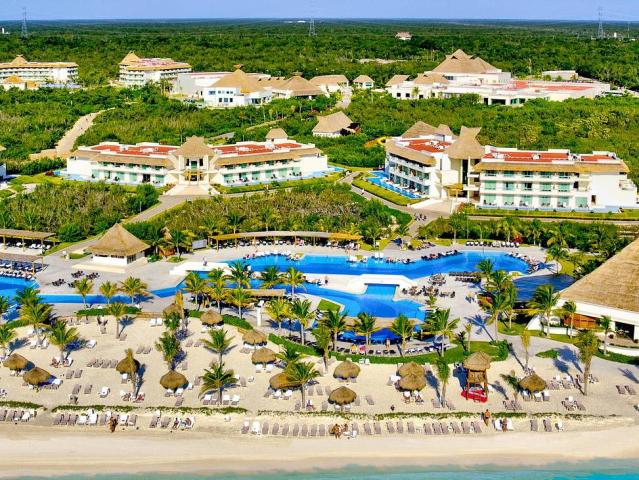 BlueBay Grand Esmeralda