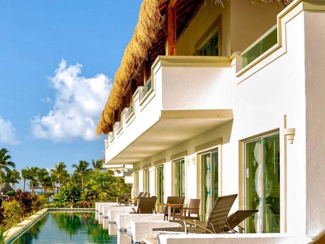 BlueBay Grand Esmeralda