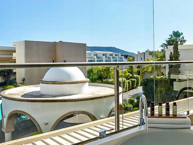 Ixian Grand & Ixian All Suites