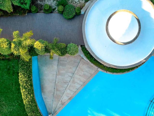 Ixian Grand & Ixian All Suites