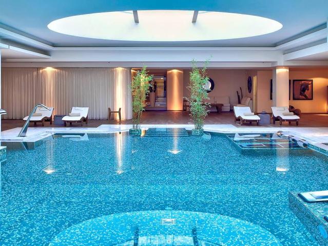 Avra Imperial Beach Resort & Spa