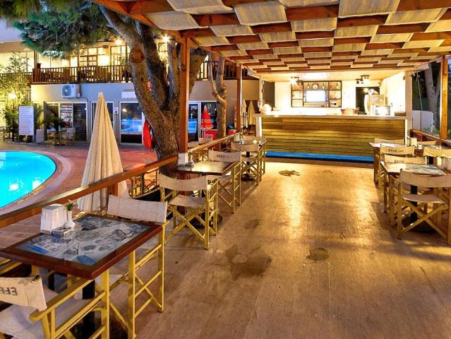 Anitas Beach Club