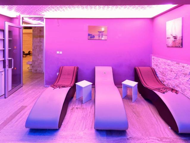 Anitas Beach Club