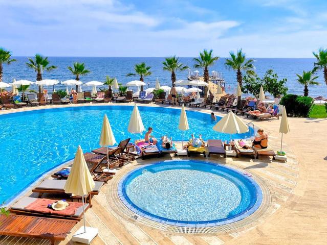 Anitas Beach Club