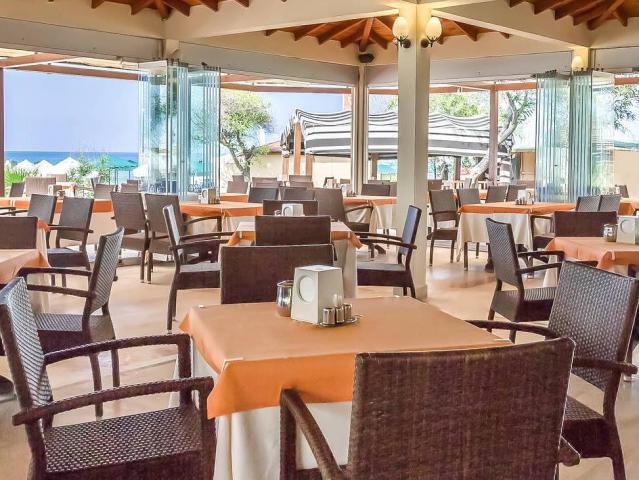 Villa Side Hotel