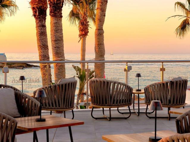 High Beach White The Villa Collection