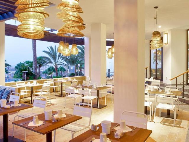 Corallium Dunamar by Lopesan