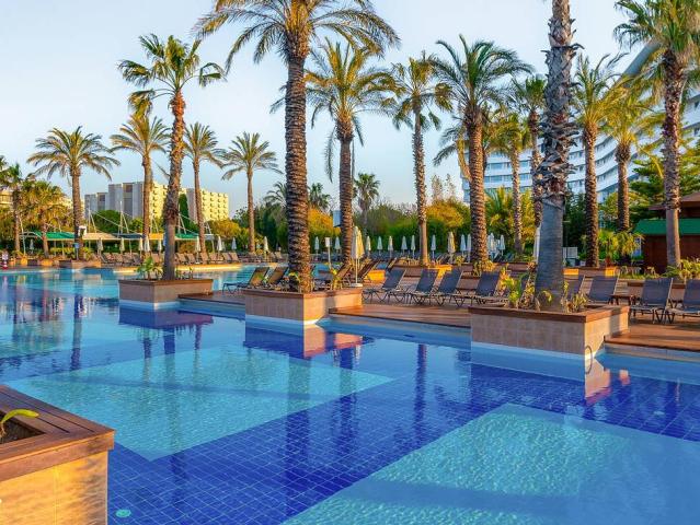 Concorde de Luxe Resort
