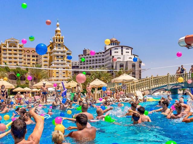 Royal Holiday Palace