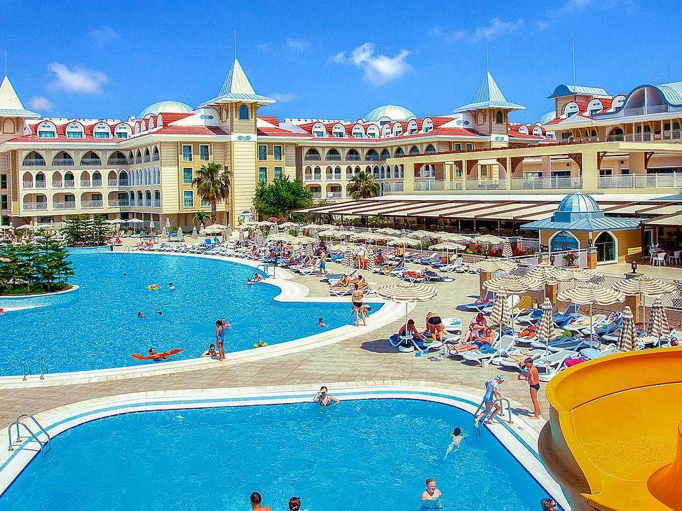 Side Star Resort