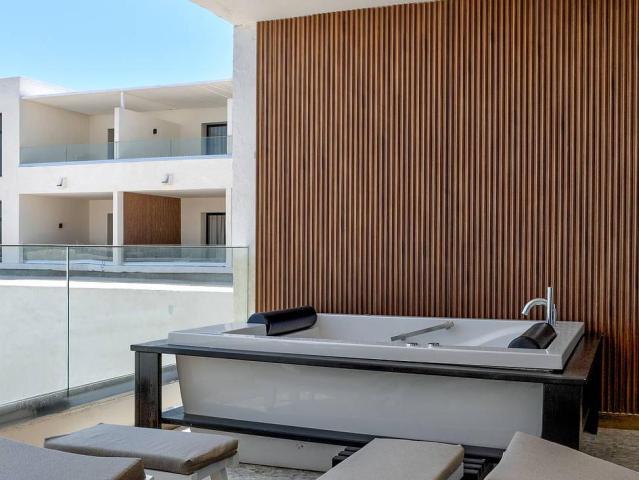 One Resort Premium