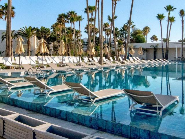 One Resort Premium