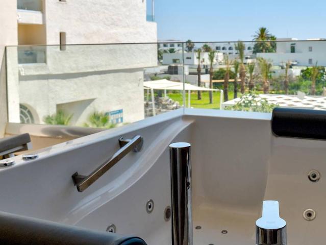 One Resort Premium