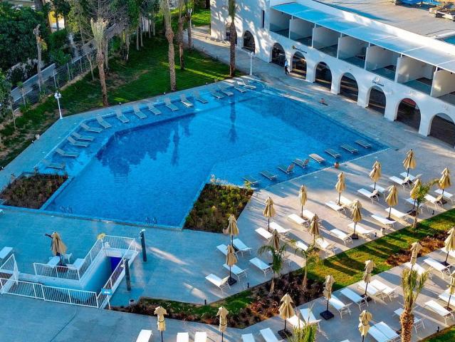 One Resort Premium