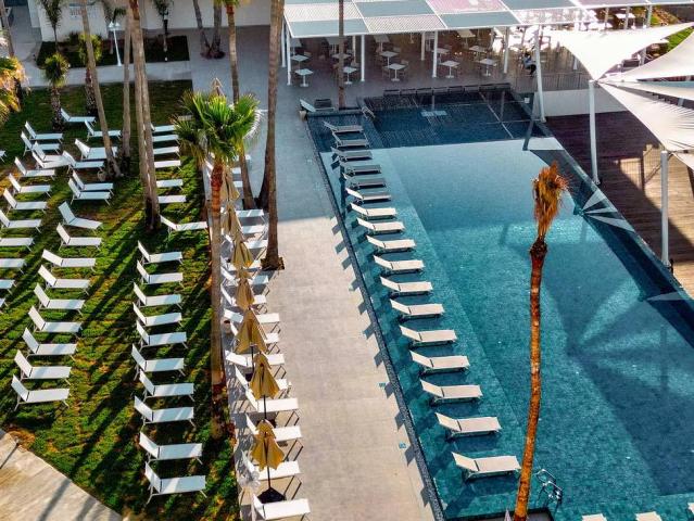 One Resort Premium