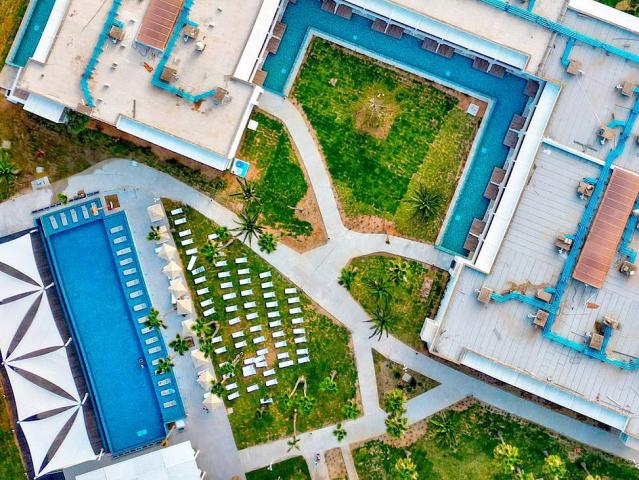 One Resort Premium