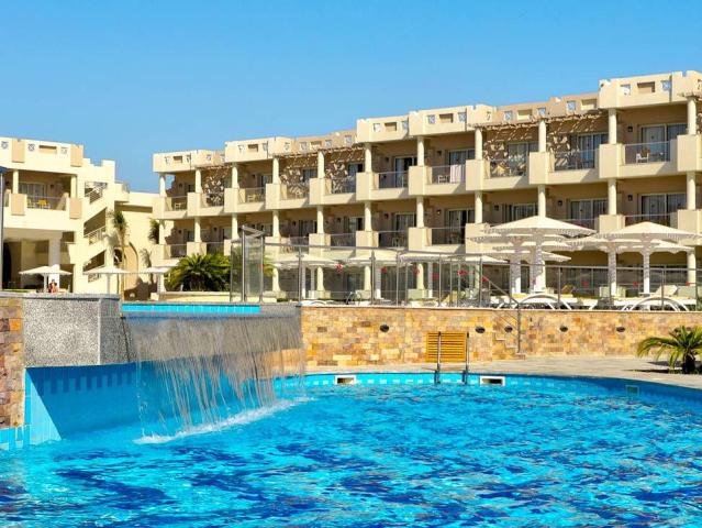 Sirena Beach Resort & Spa