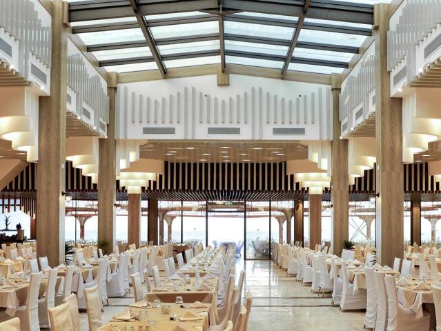 Sirena Beach Resort & Spa