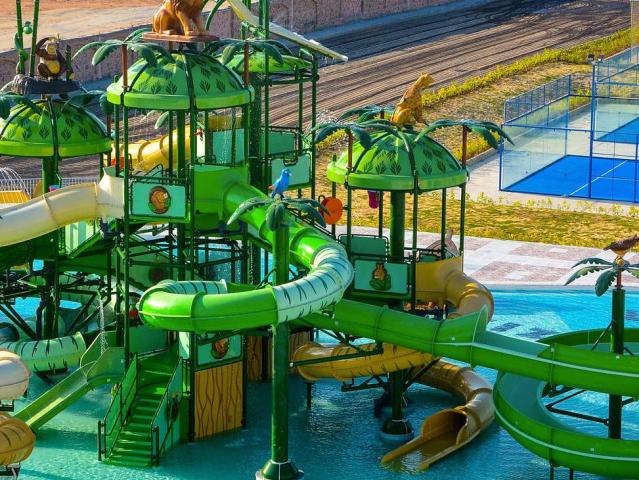 Sirena Beach Resort & Spa