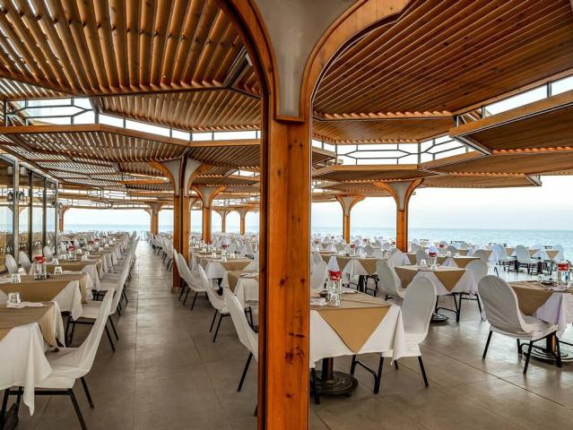 Sirena Beach Resort & Spa