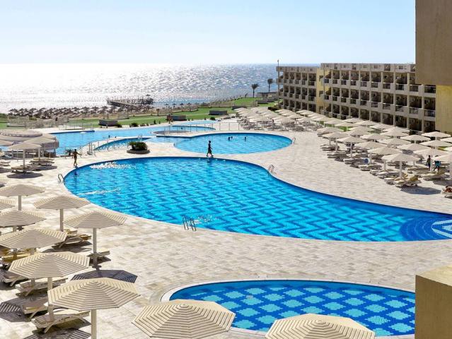 Sirena Beach Resort & Spa