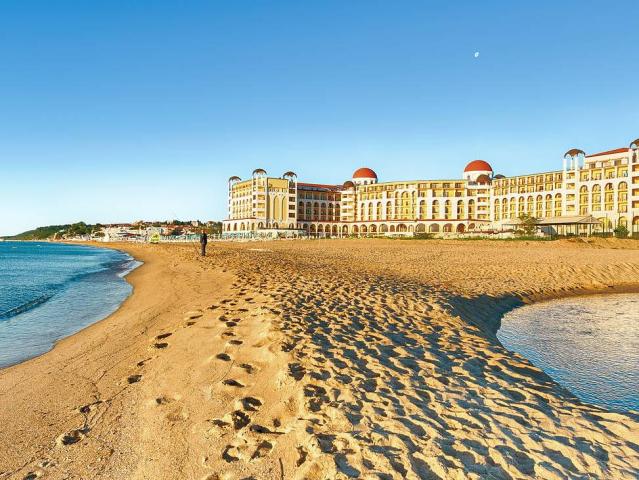 Alua Helios Bay