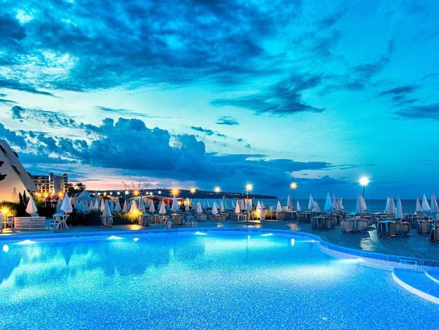 AluaSun Helios Beach
