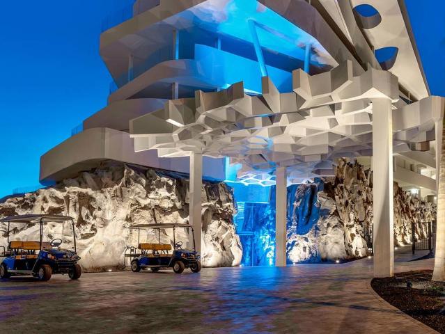Royal Hideaway Corales Suites