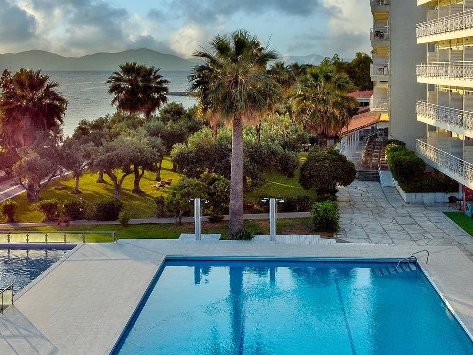 Calamos Beach Family Club