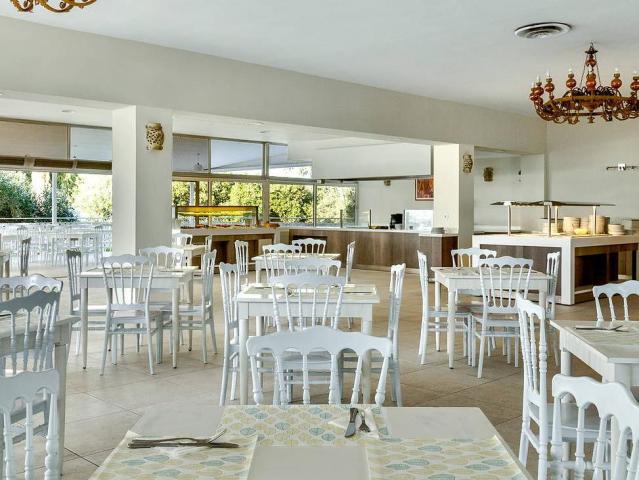 Calamos Beach Family Club